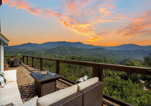 Photo 2 of Single family home for sale at 647 Kristis Pl, Gatlinburg, TN 37738 | MLS# 3597760 | Listing updated on 2026-09-30