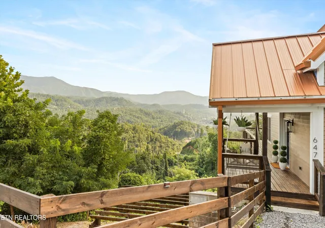 Photo 3 of Single family home for sale at 647 Kristis Pl, Gatlinburg, TN 37738 | MLS# 3597760 | Listing updated on 2026-09-30