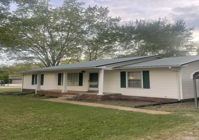 Photo 1 of Single family home for sale at 601 Herb Dr, Lawrenceburg, TN 38464 | MLS# 3597807 | Listing updated on 2026-09-28