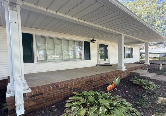 Photo 3 of Single family home for sale at 601 Herb Dr, Lawrenceburg, TN 38464 | MLS# 3597807 | Listing updated on 2026-09-28