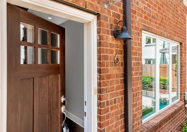 Photo 2 of Townhouse for sale at 2003 Convent Pl #6, Nashville, TN 37212 | MLS# 3598700 | Listing updated on 2026-10-05