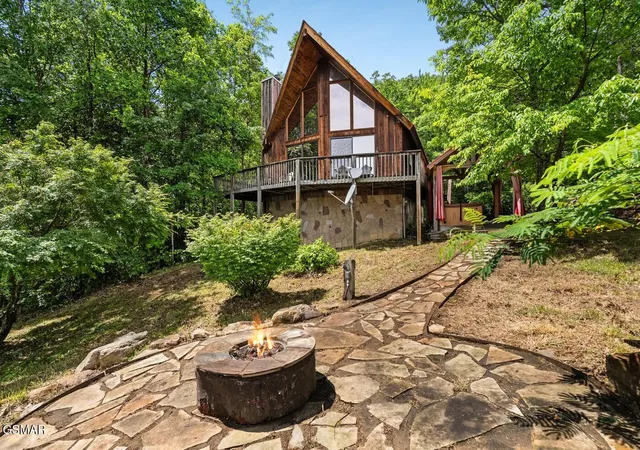 Photo 1 of Single family home for sale at 2295 Blf Mountain Rd, Sevierville, TN 37876 | MLS# 3597780 | Listing updated on 2026-09-22