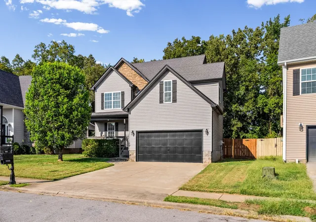 Photo 2 of Single family home for sale at 648 Fox Hound Dr, Clarksville, TN 37040 | MLS# 3597796 | Listing updated on 2026-10-09