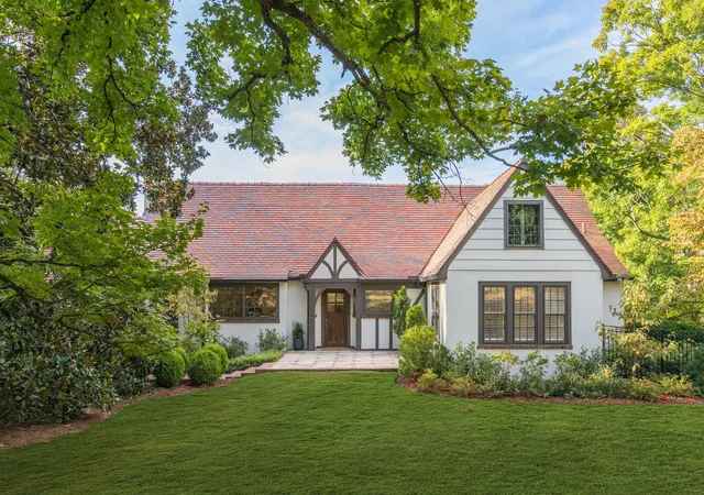 Photo 1 of Single family home for sale at 1201 Graybar Ln, Nashville, TN 37215 | MLS# 3610157 | Listing updated on 2026-10-05