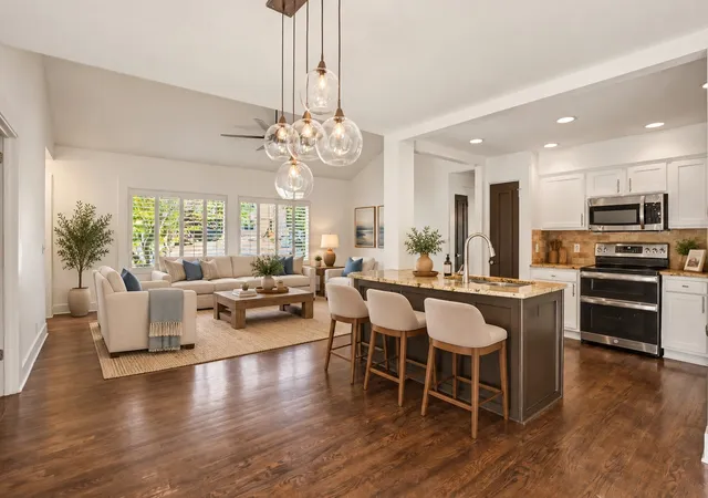 Photo 2 of Townhouse for sale at 562 Doral Country Dr, Nashville, TN 37221 | MLS# 3602755 | Listing updated on 2026-10-08