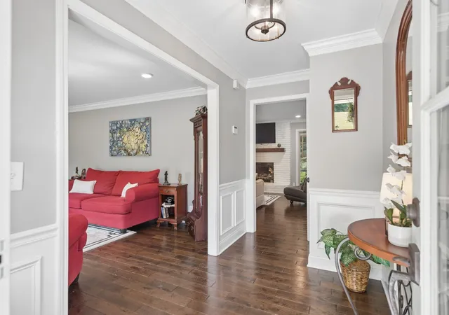 Photo 4 of Single family home for sale at 2221 Castlewood Dr, Franklin, TN 37064 | MLS# 3598299 | Listing updated on 2026-09-24