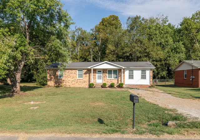 Single family home for sale at 1339 Meadowbrook Dr, Pulaski, TN 38478 | MLS# 3597860