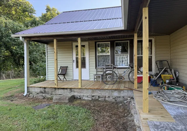 Photo 4 of Single family home for sale at 835 Vowell Mountain Ln, Rocky Top, TN 37769 | MLS# 3597838 | Listing updated on 2026-09-24