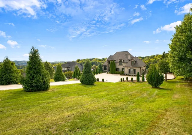 Photo 4 of Single family home for sale at 4436 Ivan Crk Dr, Franklin, TN 37064 | MLS# 3603470 | Listing updated on 2026-10-03