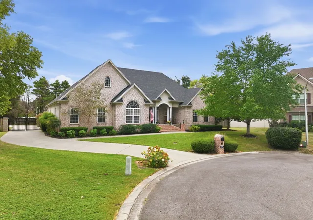 Photo 3 of Single family home for sale at 1904 Baskinbrook Ct, Murfreesboro, TN 37130 | MLS# 3599096 | Listing updated on 2026-10-10
