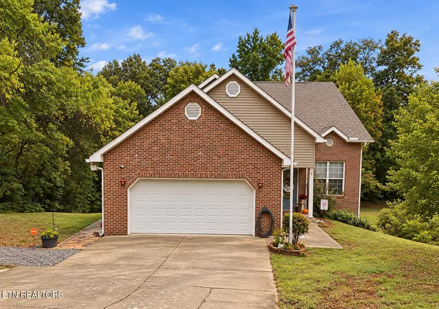 Photo 1 of Single family home for sale at 617 Kimberlin Hts Rd, Kimberlin Heights, TN 37920 | MLS# 3597839 | Listing updated on 2026-09-22