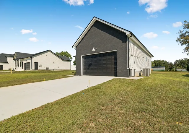 Photo 3 of Single family home for sale at 194 Vickers Rd, Smithville, TN 37166 | MLS# 3597863 | Listing updated on 2026-09-22