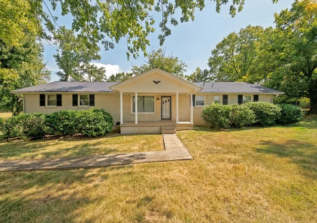 Photo 1 of Single family home for sale at 1807 Nelson Rd, Greenbrier, TN 37073 | MLS# 3599111 | Listing updated on 2026-09-30