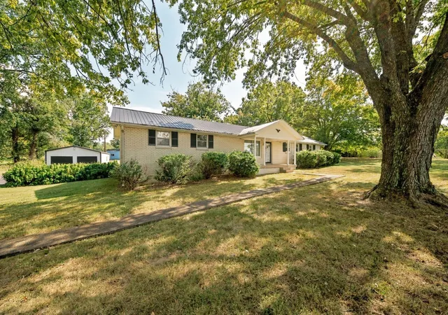 Photo 3 of Single family home for sale at 1807 Nelson Rd, Greenbrier, TN 37073 | MLS# 3599111 | Listing updated on 2026-09-30