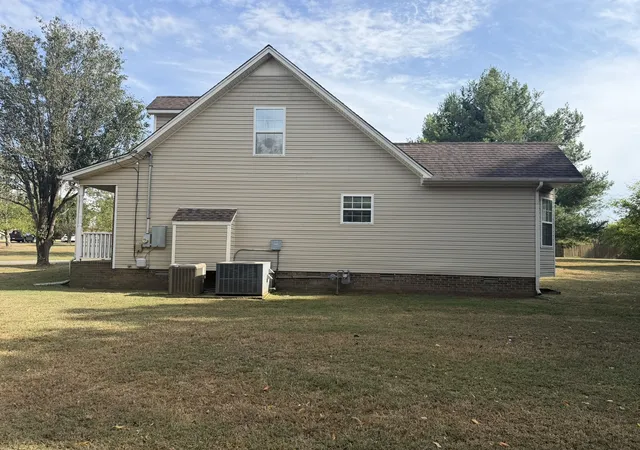 Photo 3 of Single family home for sale at 2039 Sterling St, Murfreesboro, TN 37127 | MLS# 3598266 | Listing updated on 2026-09-23