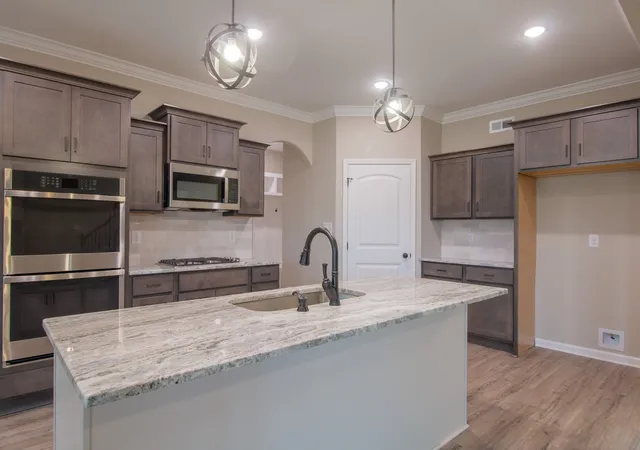 Photo 4 of Single family home for sale at 618 Summerfield, Clarksville, TN 37040 | MLS# 3598214 | Listing updated on 2026-09-25