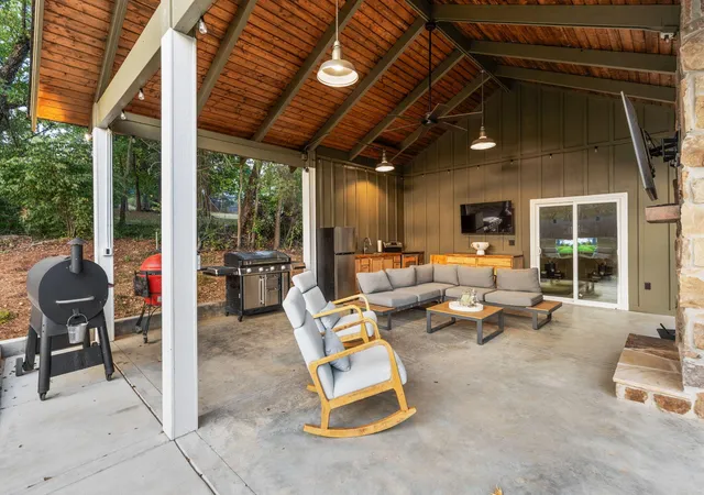 Photo 3 of Single family home for sale at 3709 Kellys Fry Rd, Chattanooga, TN 37419 | MLS# 3597875 | Listing updated on 2026-09-24