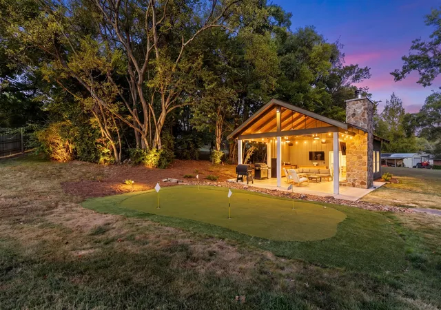 Photo 2 of Single family home for sale at 3709 Kellys Fry Rd, Chattanooga, TN 37419 | MLS# 3597875 | Listing updated on 2026-09-24