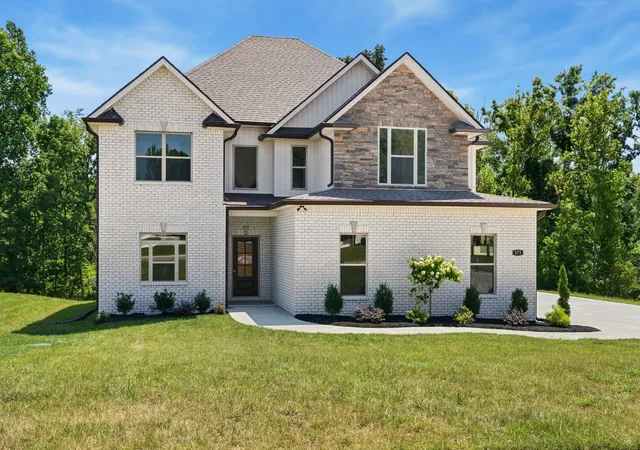 Single family home for sale at 373 Young Ln, Pleasant View, TN 37146 | MLS# 3598159