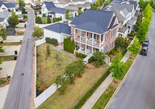 Photo 2 of Single family home for sale at 1096 Beckwith St, Franklin, TN 37064 | MLS# 3597905 | Listing updated on 2026-09-24