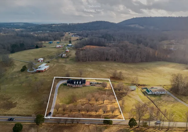 Photo 3 of Single family home for sale at 9334 Short Mountain Rd, Smithville, TN 37166 | MLS# 3598463 | Listing updated on 2026-10-08