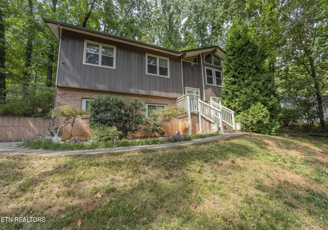 Photo 1 of Single family home for sale at 5029 Ridgemont Dr, Knoxville, TN 37918 | MLS# 3597921 | Listing updated on 2026-09-23