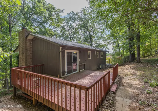 Photo 3 of Single family home for sale at 5029 Ridgemont Dr, Knoxville, TN 37918 | MLS# 3597921 | Listing updated on 2026-09-23