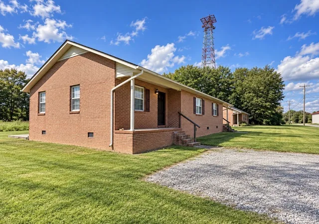 Photo 1 of Multi family home for sale at 188 Pine Grv Rd, Smithville, TN 37166 | MLS# 3598100 | Listing updated on 2026-09-29