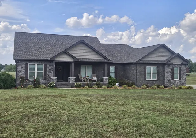 Photo 1 of Single family home for sale at 176 Arlis Gene Cir, Lafayette, TN 37083 | MLS# 3597936 | Listing updated on 2026-09-24