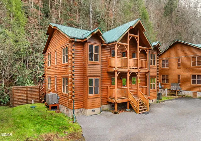Photo 3 of Single family home for sale at 315 Caney Crk Rd, Pigeon Forge, TN 37863 | MLS# 3597923 | Listing updated on 2026-09-23