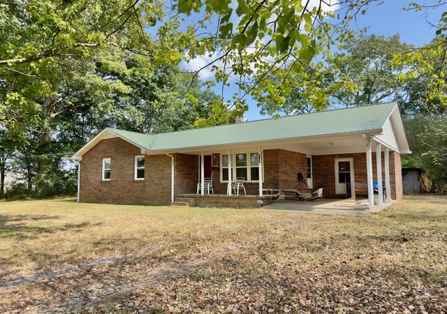 Single family home for sale at 1138 Finnie Simmons Rd, Woodbury, TN 37190 | MLS# 3597930