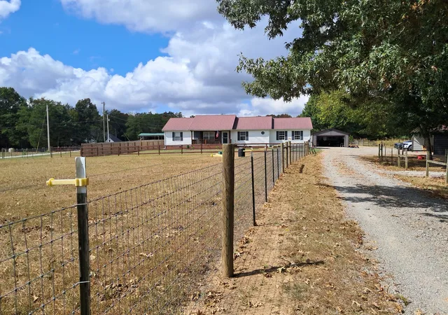 Photo 4 of Single family home for sale at 4120 Ball Ln, Chapel Hill, TN 37034 | MLS# 3598497 | Listing updated on 2026-09-25