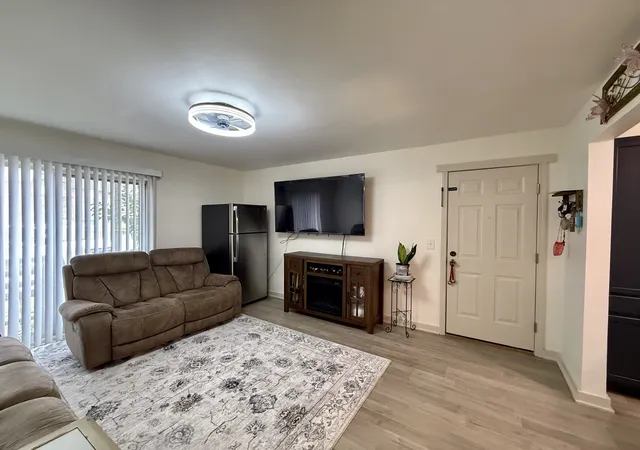 Photo 2 of Condo for sale at 370 Wallace Rd #B3, Nashville, TN 37211 | MLS# 3597937 | Listing updated on 2026-09-23