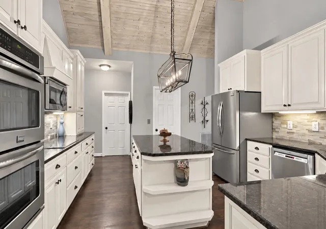 Photo 3 of Single family home for sale at 102 Ridglea Ct, Burns, TN 37029 | MLS# 3603701 | Listing updated on 2026-10-07