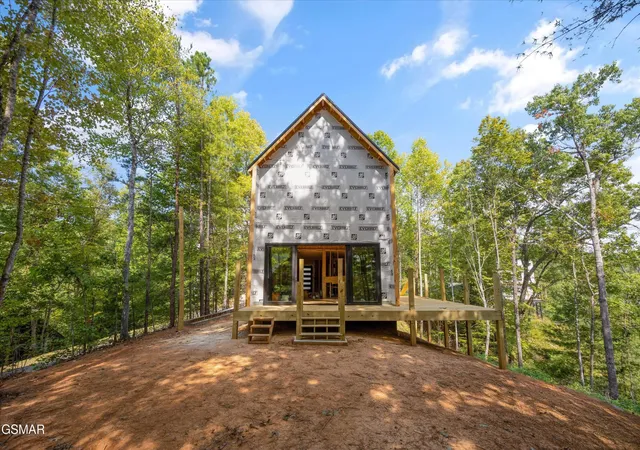 Photo 3 of Single family home for sale at 4170 Mountain Rest Way, Sevierville, TN 37876 | MLS# 3597935 | Listing updated on 2026-09-28