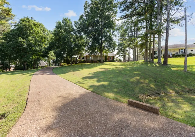 Photo 1 of Single family home for sale at 1010 Hearthside Ct S, Hendersonville, TN 37075 | MLS# 3597976 | Listing updated on 2026-10-06