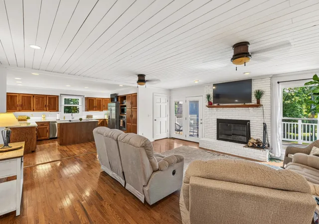 Photo 3 of Single family home for sale at 1010 Hearthside Ct S, Hendersonville, TN 37075 | MLS# 3597976 | Listing updated on 2026-10-08
