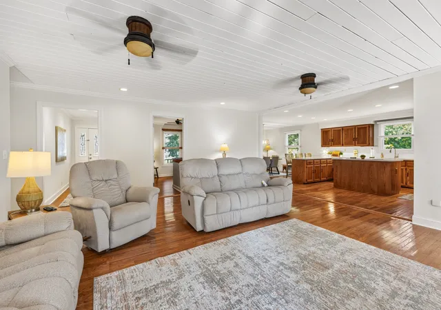 Photo 4 of Single family home for sale at 1010 Hearthside Ct S, Hendersonville, TN 37075 | MLS# 3597976 | Listing updated on 2026-10-08