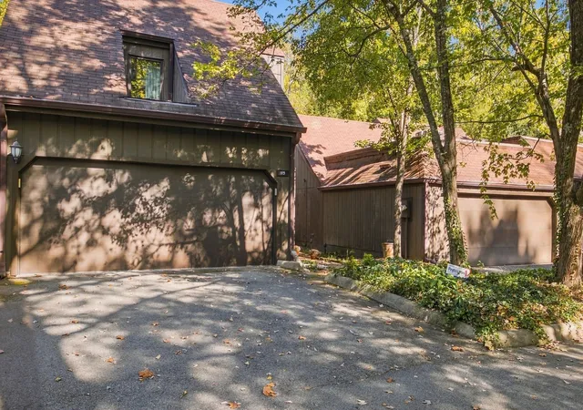 Townhouse for sale at 119 Holly Frst, Nashville, TN 37221 | MLS# 3619347