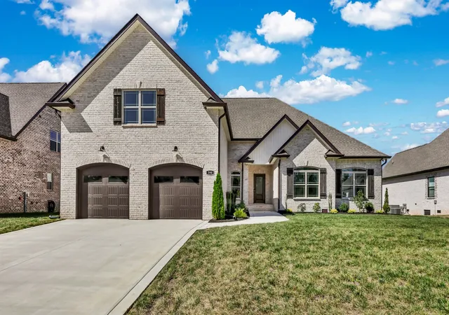 Photo 1 of Single family home for sale at 390 Young Ln, Pleasant View, TN 37146 | MLS# 3601786 | Listing updated on 2026-09-29