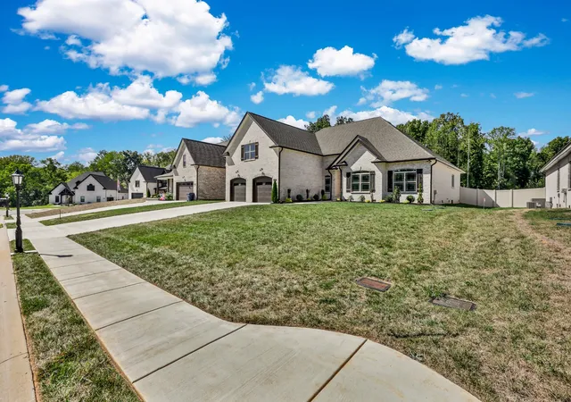 Photo 3 of Single family home for sale at 390 Young Ln, Pleasant View, TN 37146 | MLS# 3601786 | Listing updated on 2026-09-29