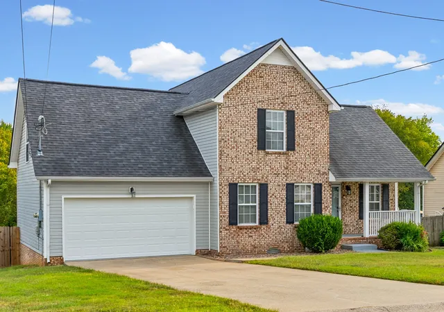 Photo 2 of Single family home for sale at 2498 Elkmont Dr, Clarksville, TN 37040 | MLS# 3601357 | Listing updated on 2026-09-25