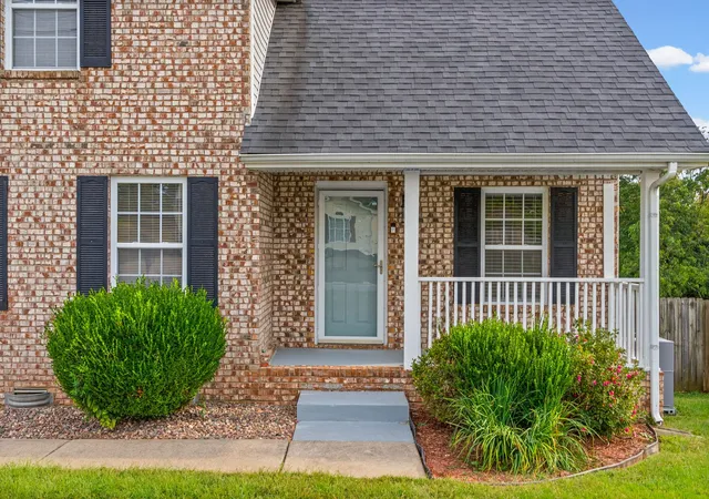 Photo 3 of Single family home for sale at 2498 Elkmont Dr, Clarksville, TN 37040 | MLS# 3601357 | Listing updated on 2026-09-25
