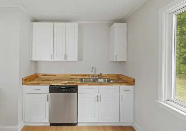 Photo 3 of Single family home for sale at 4218 14th Avenue, Chattanooga, TN 37407 | MLS# 3597971 | Listing updated on 2026-09-23