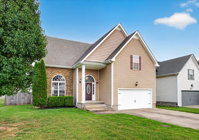 Photo 1 of Single family home for sale at 3749 Silver Fox Ct, Clarksville, TN 37040 | MLS# 3597983 | Listing updated on 2026-10-24