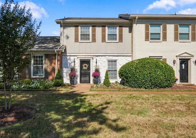Photo 1 of Townhouse for sale at 1011 Murfreesboro Rd #B2, Franklin, TN 37064 | MLS# 3601594 | Listing updated on 2026-10-14