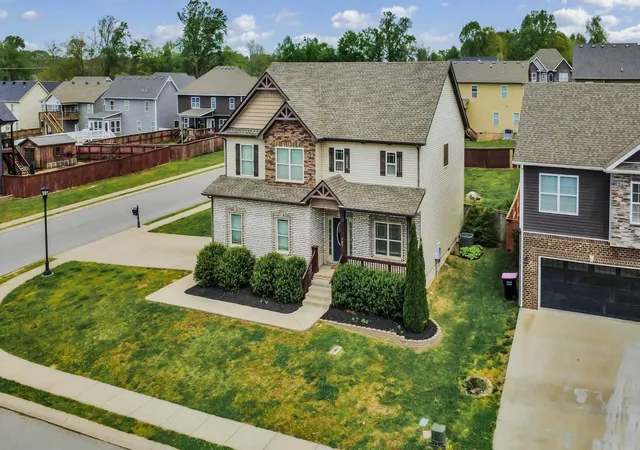 Photo 2 of Single family home for sale at 109 Easton Dr, Clarksville, TN 37043 | MLS# 3601722 | Listing updated on 2026-09-27