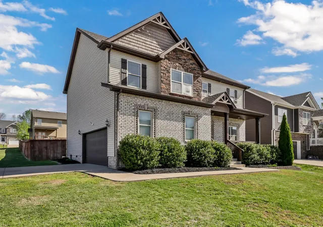 Photo 4 of Single family home for sale at 109 Easton Dr, Clarksville, TN 37043 | MLS# 3601722 | Listing updated on 2026-09-27