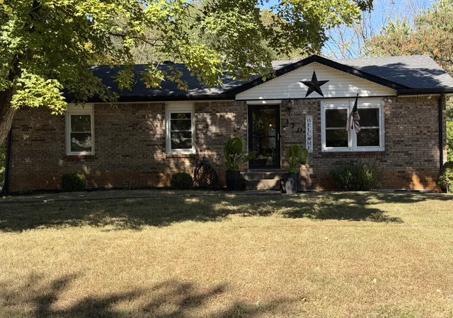 Photo 1 of Single family home for sale at 370 Welchwood Dr, Clarksville, TN 37040 | MLS# 3611464 | Listing updated on 2026-10-05