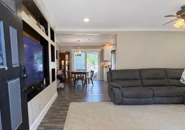 Photo 2 of Single family home for sale at 370 Welchwood Dr, Clarksville, TN 37040 | MLS# 3611464 | Listing updated on 2026-10-05